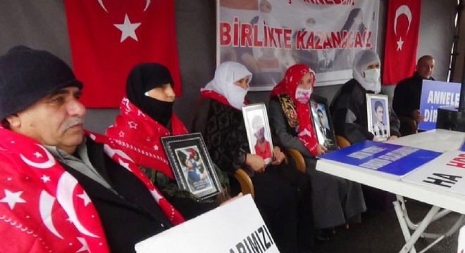  Muş'ta annelerin ‘evlat nöbeti' sürüyor